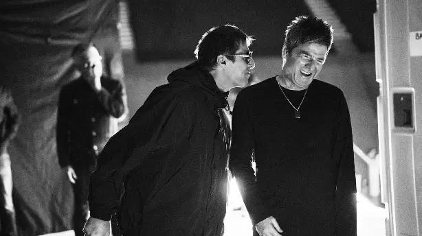Oasis: Don't Look Back in Anger Screenshot