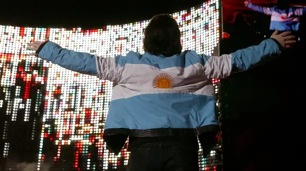 U2: Vertigo Tour Live at River Plate Stadium Screenshot