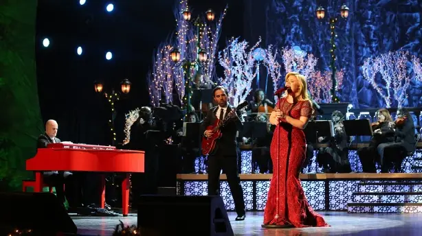 Kelly Clarkson's Cautionary Christmas Music Tale Screenshot